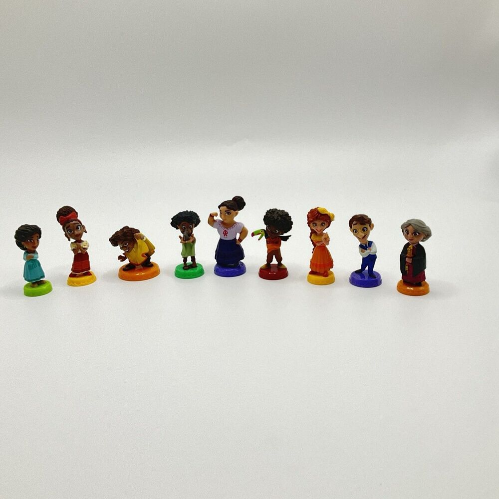Disney Encanto Mi Familia Figurine Set /Cake Toppers/9 Madrigal Family Figures